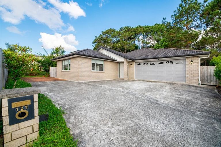 Photo of property in 127 Rangeview Road, Sunnyvale, Auckland, 0612