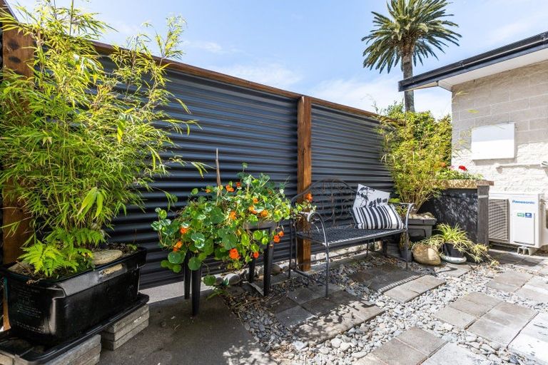 Photo of property in 2/2 Church Road, Taradale, Napier, 4112