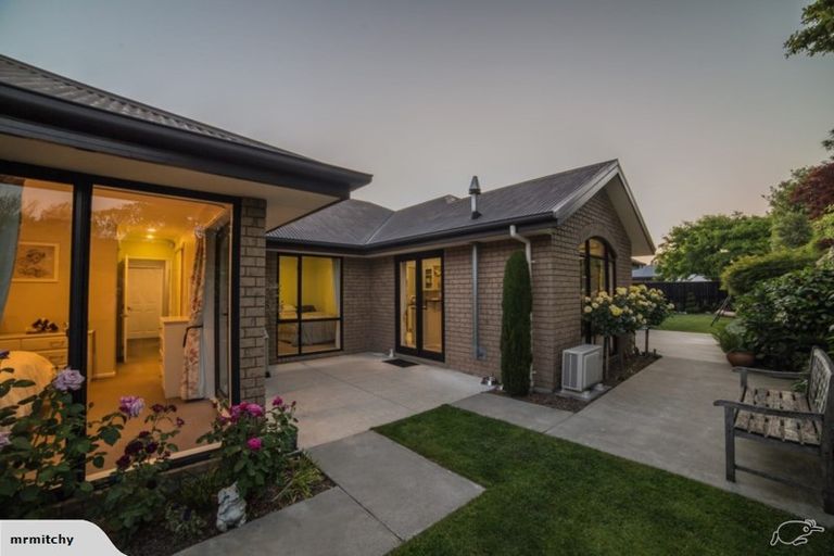 Photo of property in 3 Scarlet Lane, Redwood, Christchurch, 8051