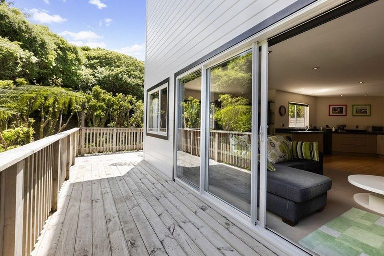 Photo of property in 51b Maungaraki Road, Korokoro, Lower Hutt, 5012