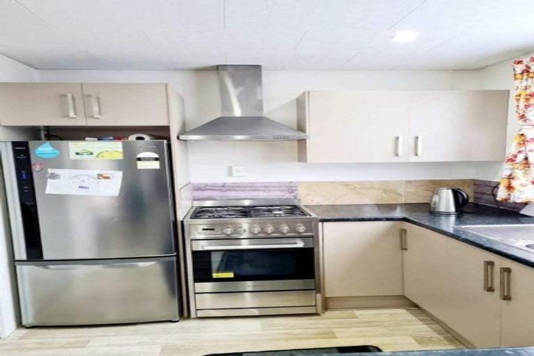 Photo of property in 2/115 Boundary Road, Clover Park, Auckland, 2019