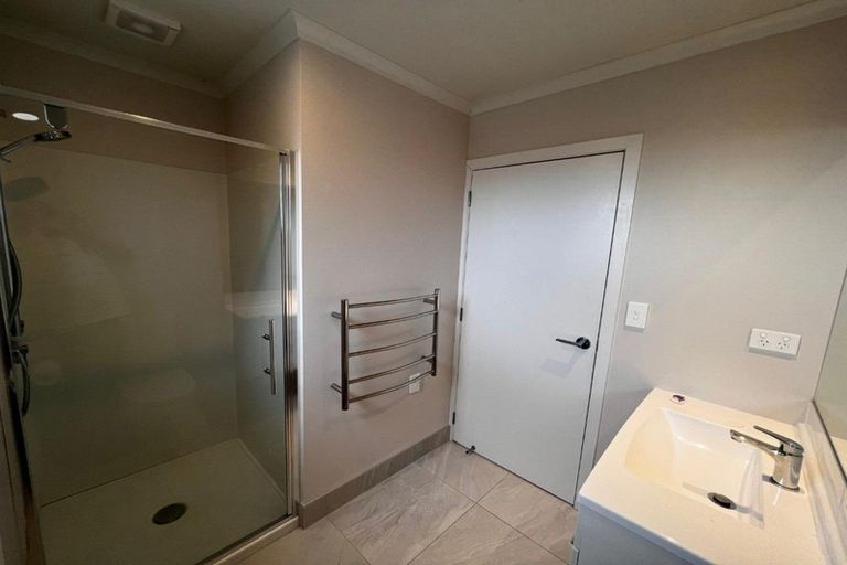 Photo of property in 91c Hobsonville Point Road, Hobsonville, Auckland, 0616