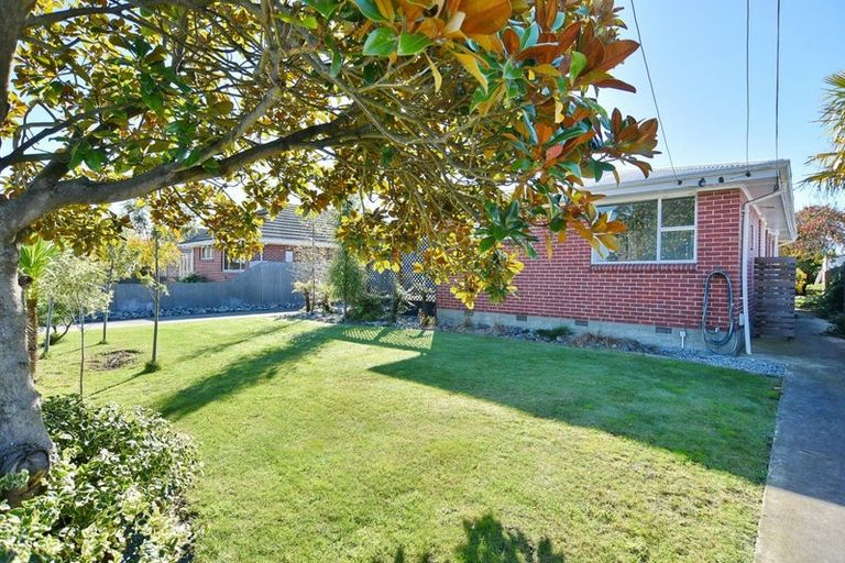 Photo of property in 13 Lyndhurst Crescent, Aranui, Christchurch, 8061