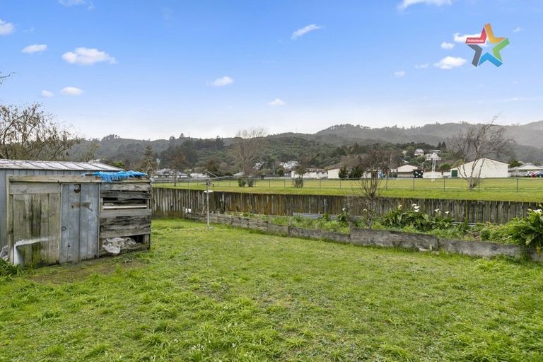Photo of property in 133 George Street, Stokes Valley, Lower Hutt, 5019