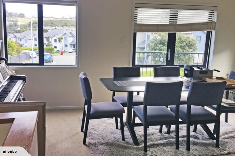 Photo of property in 88 Fields Parade, Oteha, Auckland, 0632