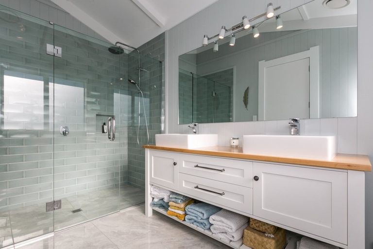 Photo of property in 18 Reynolds Road, Havelock North, 4130