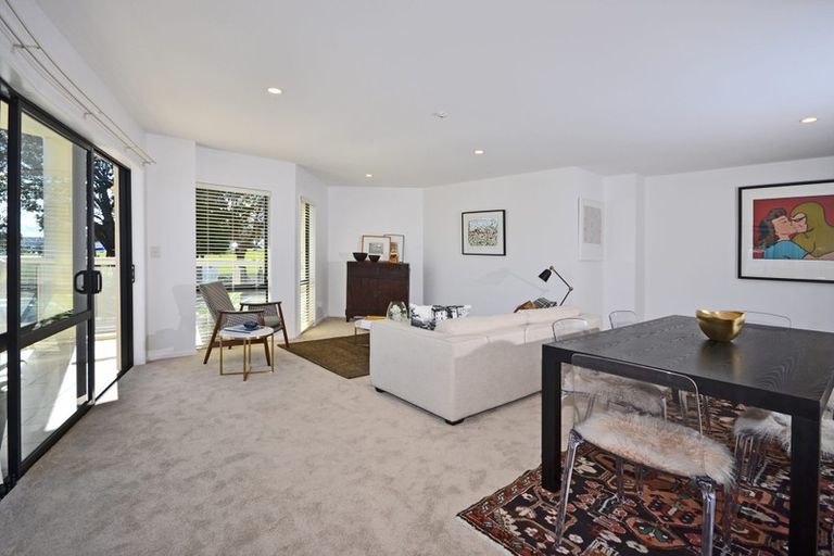 Photo of property in 26/4e Collins Street, Takapuna, Auckland, 0622