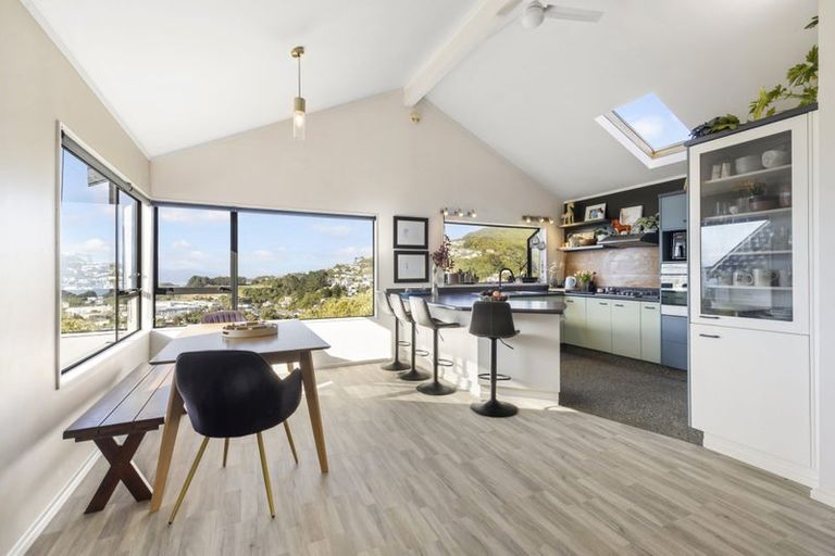 Photo of property in 7 Meadowcroft Grove, Johnsonville, Wellington, 6037