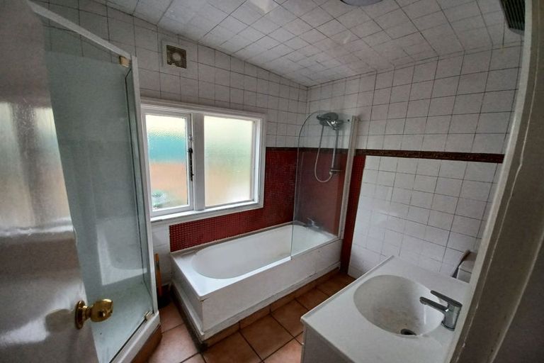 Photo of property in 6-10 Mudges Terrace, Newtown, Wellington, 6021