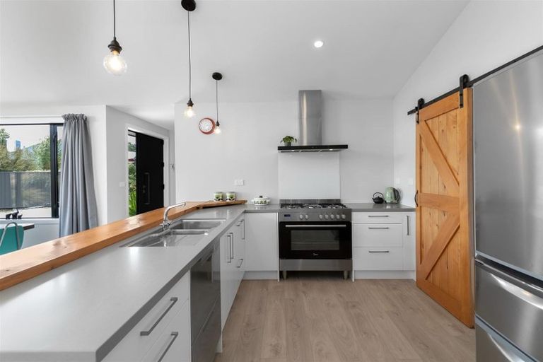 Photo of property in 3 Paradise Place, Lake Hawea, Wanaka, 9382