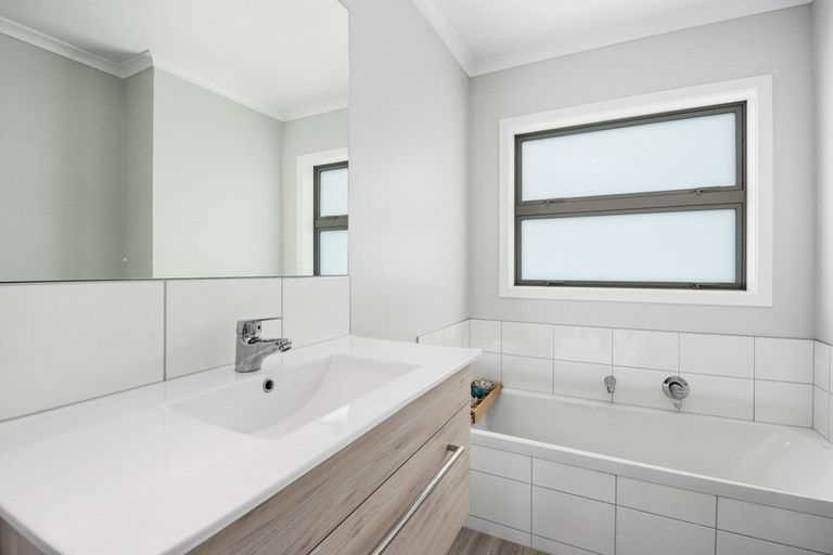 Photo of property in 4 Loch Haven Lane, Kinloch, Taupo, 3377