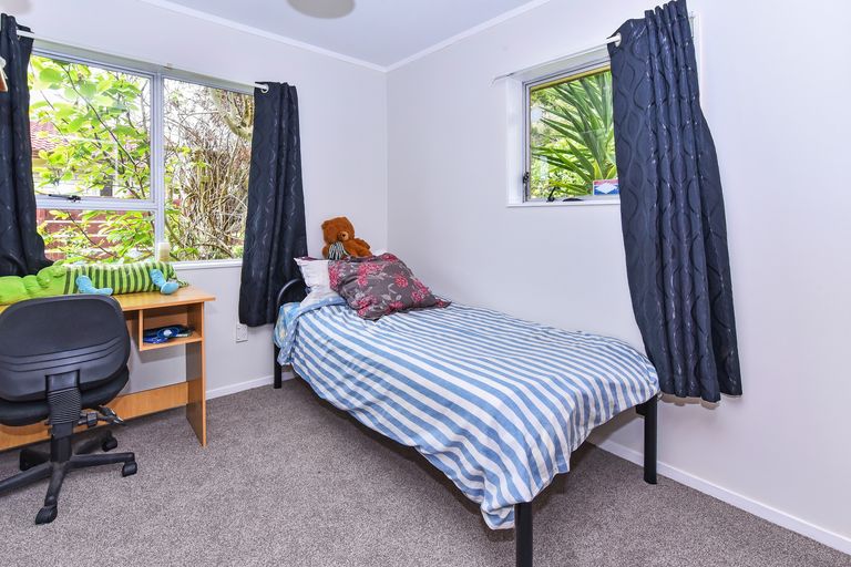 Photo of property in 2/11 Berwyn Avenue, Takanini, 2112