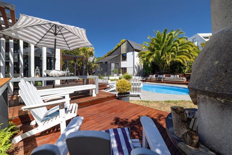 Photo of property in 14 Highbank Lane, Mount Pleasant, Christchurch, 8081