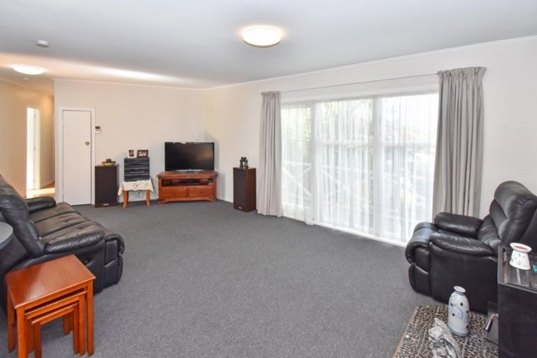 Photo of property in 10 Mcquarrie Avenue, Wattle Downs, Auckland, 2103