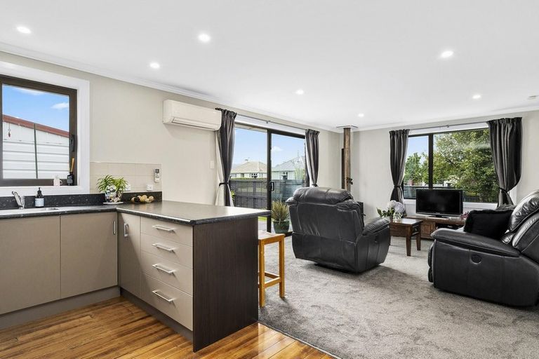 Photo of property in 6 Doon Street, Mosgiel, 9024