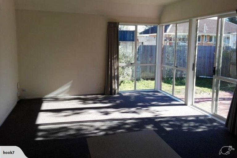 Photo of property in 35a Larch Place, Casebrook, Christchurch, 8051