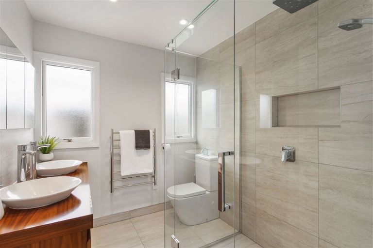 Photo of property in 17 Joyce Crescent, Ilam, Christchurch, 8041