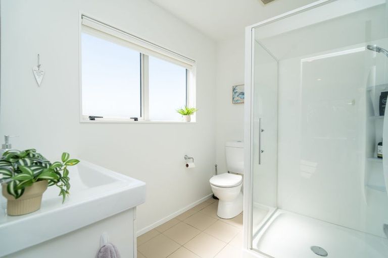 Photo of property in 58 Amesbury Drive, Churton Park, Wellington, 6037