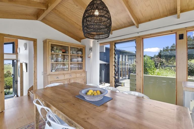 Photo of property in 68 Harakeke Road, Te Horo, Otaki, 5581