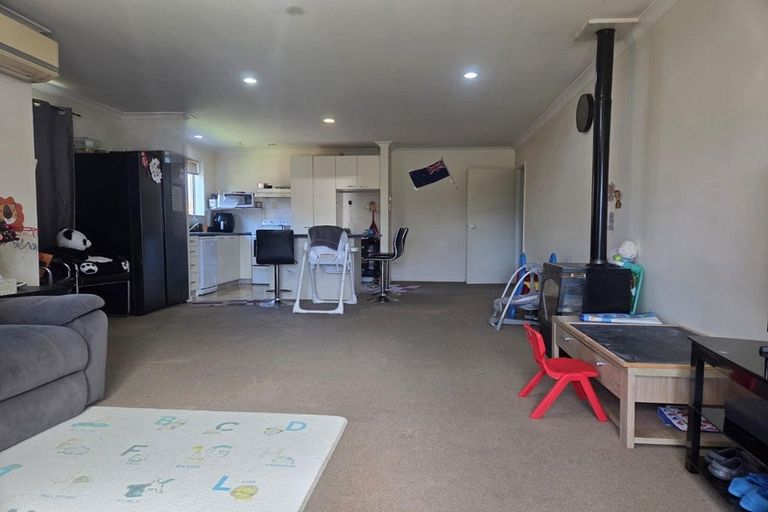 Photo of property in 17a Thistledown Place, Woolston, Christchurch, 8062