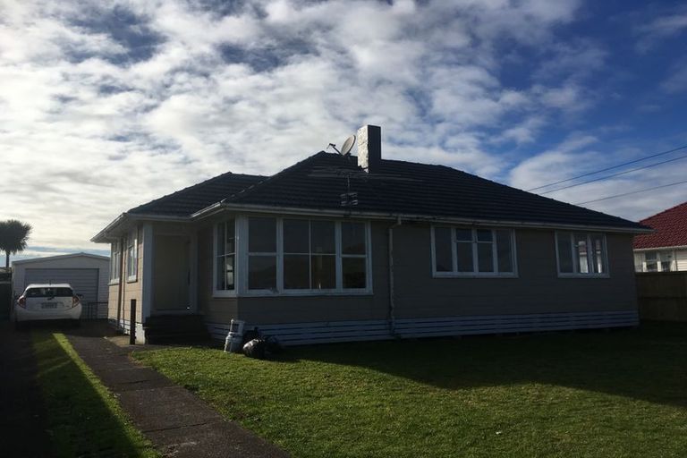 Photo of property in 44 Arimu Road, Papakura, 2110