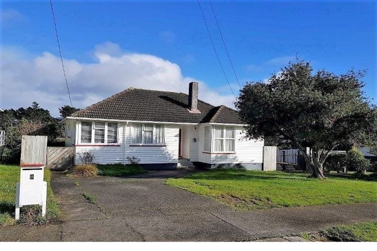 Photo of property in 9 Castor Crescent, Cannons Creek, Porirua, 5024