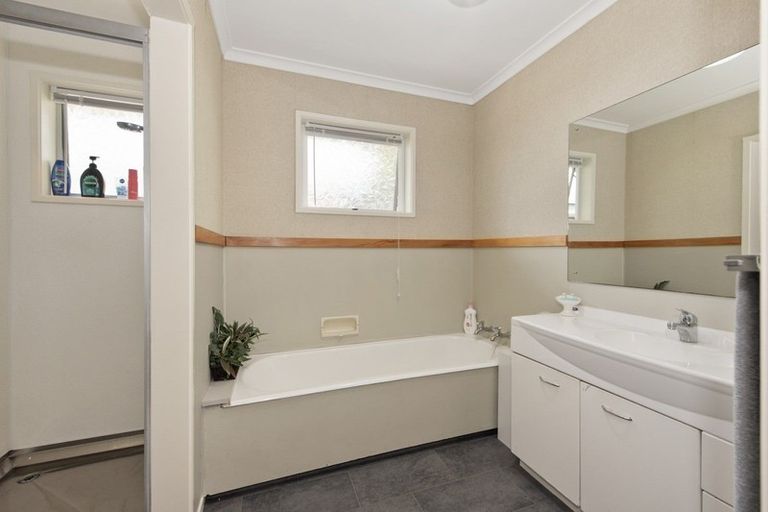 Photo of property in 25 Russleigh Drive, Dinsdale, Hamilton, 3204