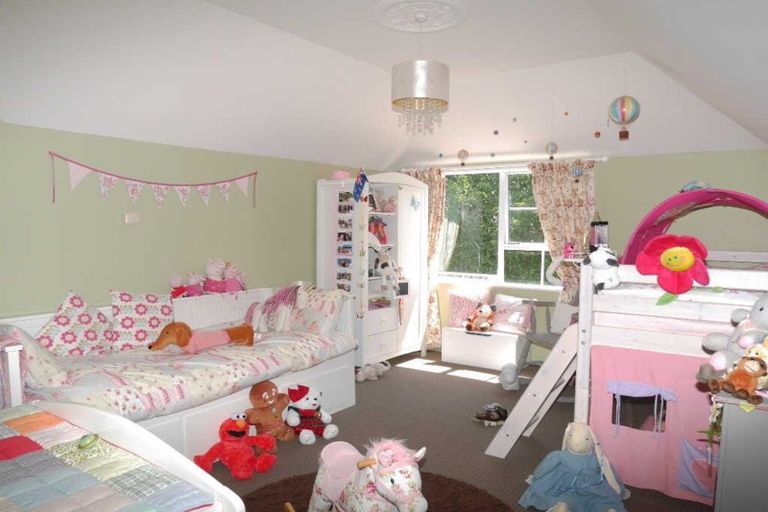 Photo of property in 34 Awanui Drive, Waikanae, 5036