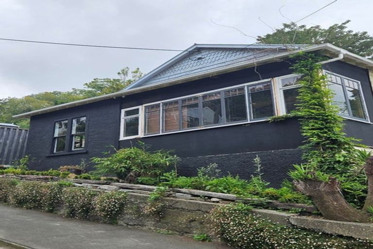 Photo of property in 26 Hawkhurst Road, Lyttelton, 8082