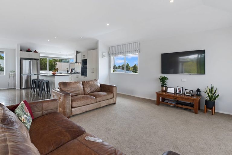 Photo of property in 13a Marina Road, Torbay, Auckland, 0630