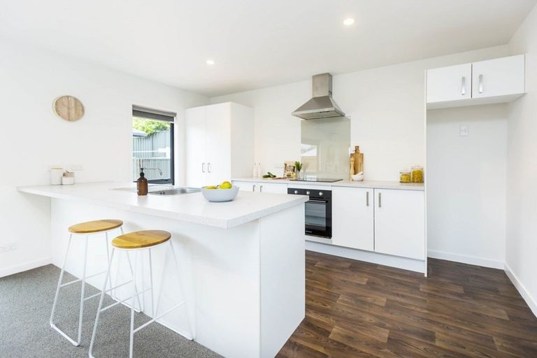 Photo of property in 5 Sunstone Crescent, Brown Owl, Upper Hutt, 5018