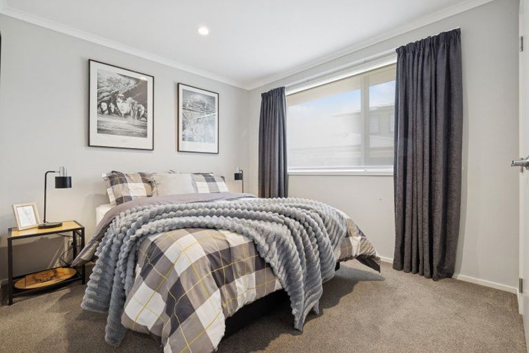 Photo of property in 70 Pohutukawa Parade, Riverhead, 0820