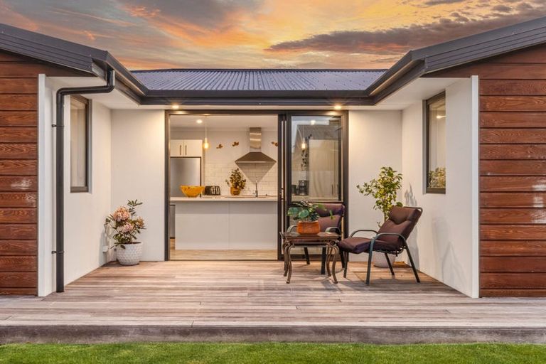 Photo of property in 9 Isthmus Place, Lake Hawea, Wanaka, 9382