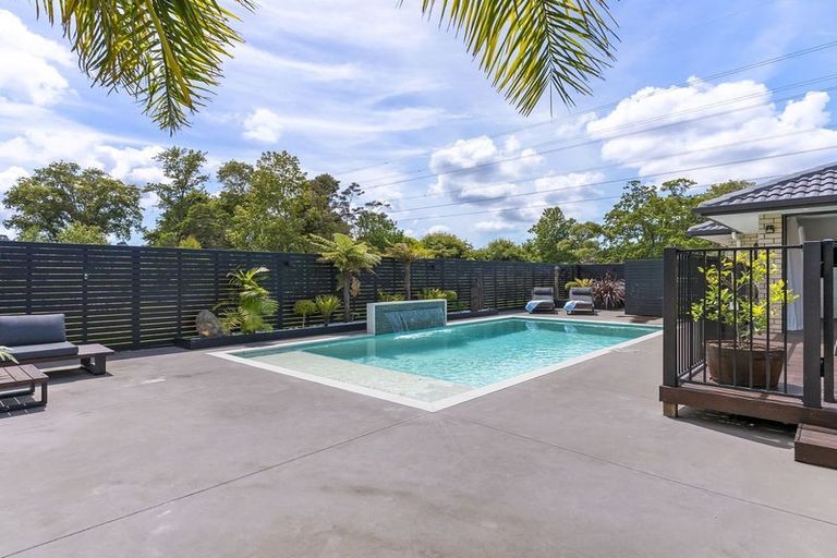 Photo of property in 17 Wautaiti Drive, Riverhead, 0820