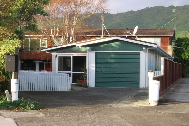 Photo of property in 17 Oriwa Street, Waikanae, 5036