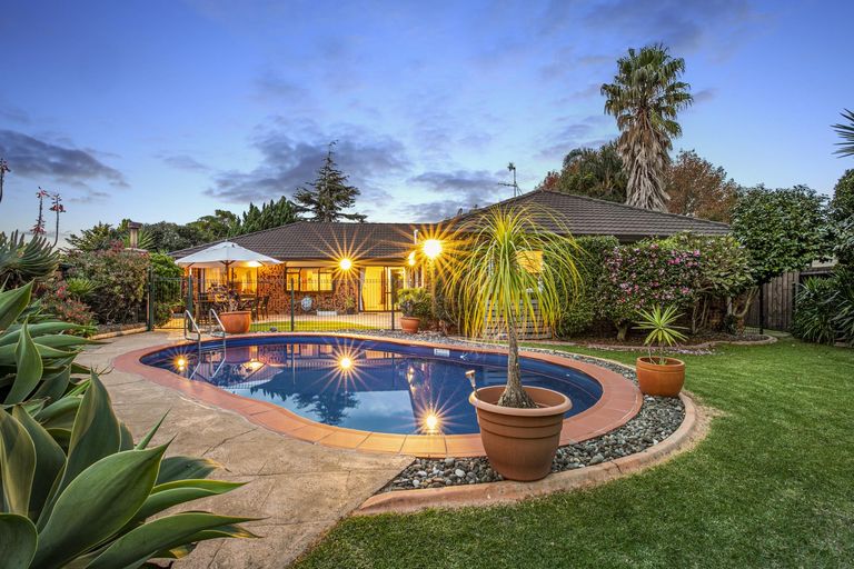 Photo of property in 3 Carlinka Place, Conifer Grove, Takanini, 2112