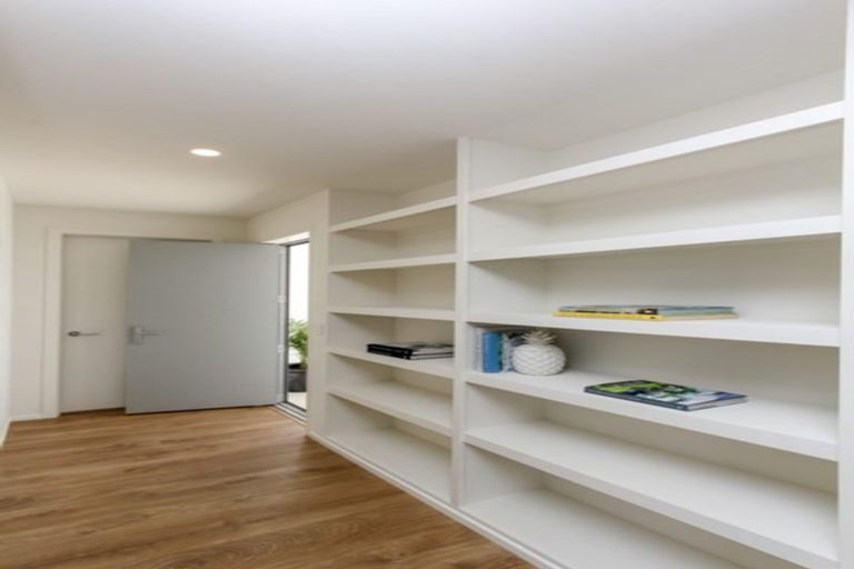 Photo of property in 4 Mackillop Way, Brooklands, New Plymouth, 4310