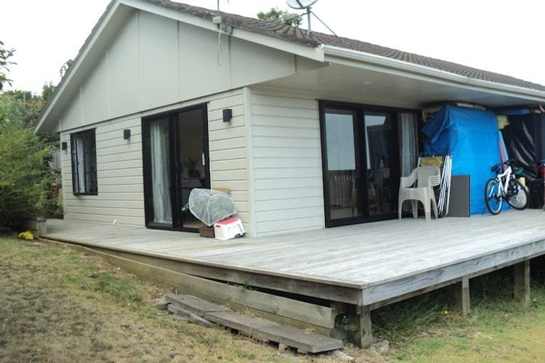 Photo of property in 8a Diosma Place, Botany Downs, Auckland, 2010