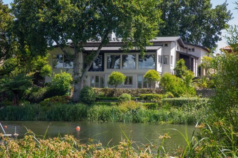 Photo of property in 12 Pastoral Lane, Hokowhitu, Palmerston North, 4410