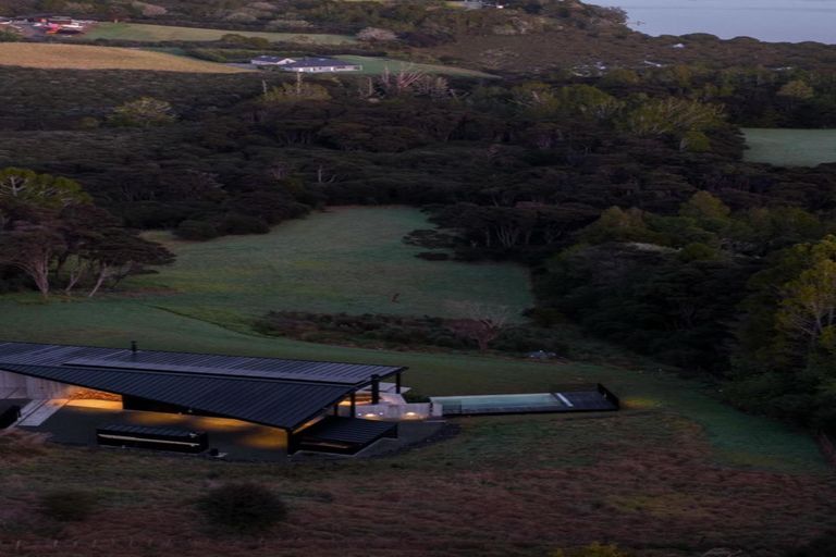 Photo of property in 22 Bishop Lane, Tawharanui Peninsula, Matakana, 0986