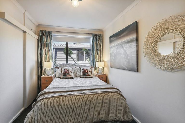 Photo of property in 1/328 Main North Road, Redwood, Christchurch, 8051