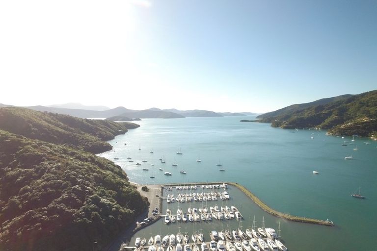 Photo of property in 43 Marina Drive, Waikawa, Picton, 7220