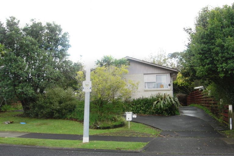Photo of property in 7 Lynley Place, Pakuranga Heights, Auckland, 2010