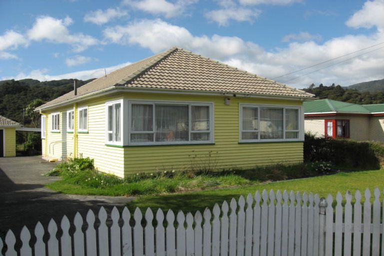 Photo of property in 57 Bledisloe Crescent, Wainuiomata, Lower Hutt, 5014