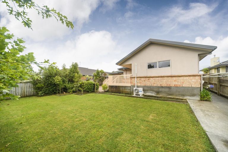 Photo of property in 21 Johnstone Drive, Fitzherbert, Palmerston North, 4410