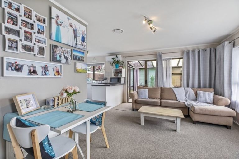 Photo of property in 1/2 Short Street, Papakura, 2110