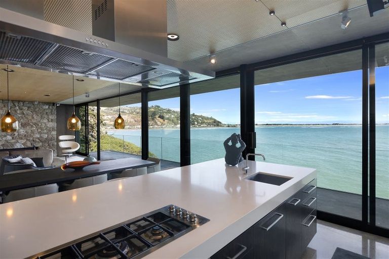 Photo of property in 1 Whitewash Head Road, Scarborough, Christchurch, 8081