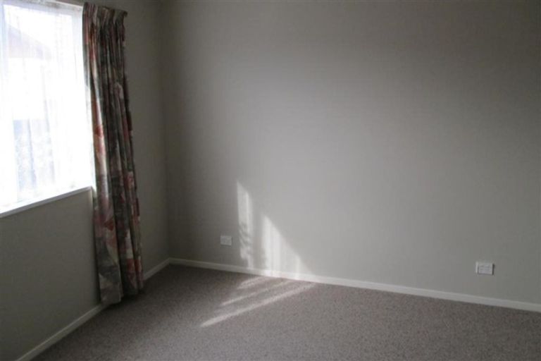 Photo of property in 3 Pyatt Place, Redwood, Christchurch, 8051