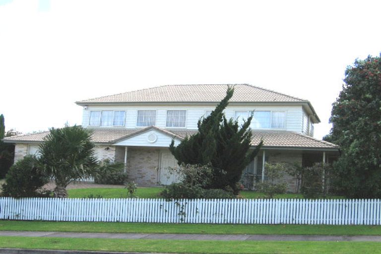 Photo of property in 11 Belgate Place, Somerville, Auckland, 2014