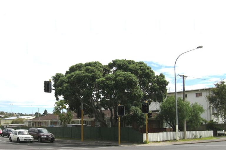 Photo of property in 4/760 Beach Road, Browns Bay, Auckland, 0630